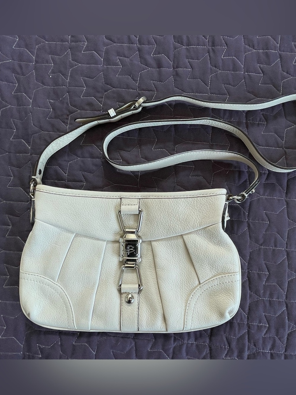 Boho-chic Indie-sleeze Y2K Designer B. Makowsky leather crossbody purse